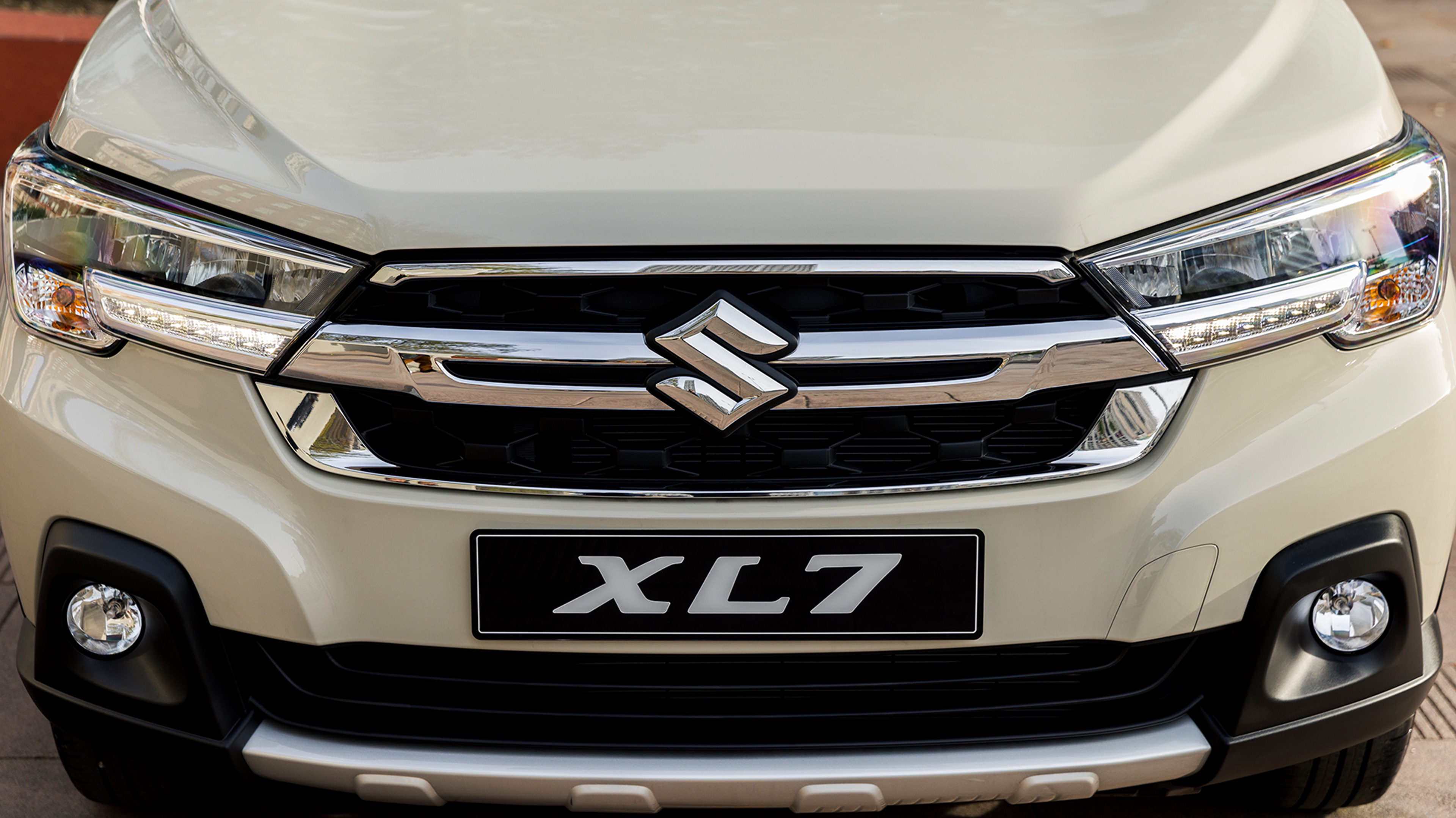 Mobil Suzuki XL7